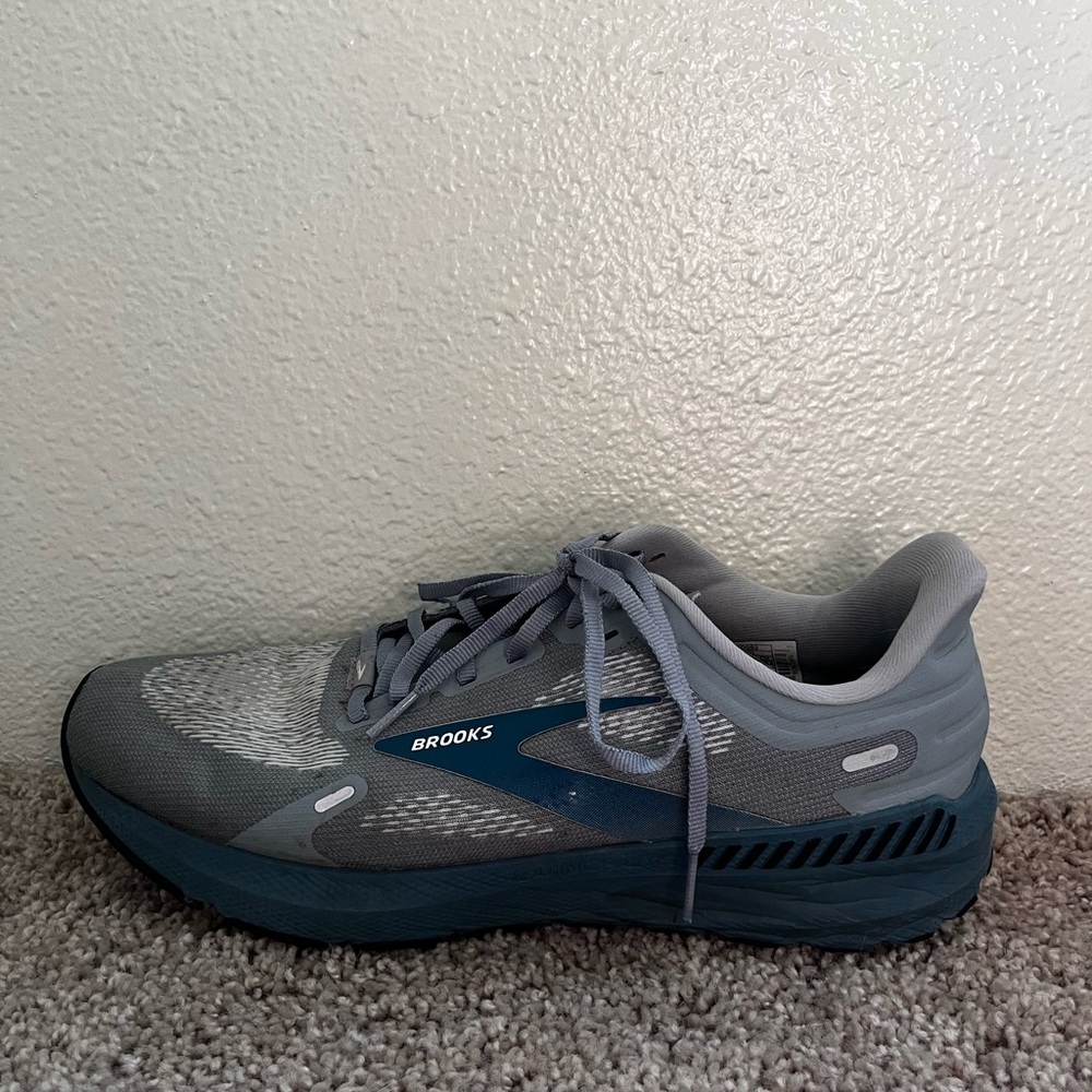 Brooks Launch 9